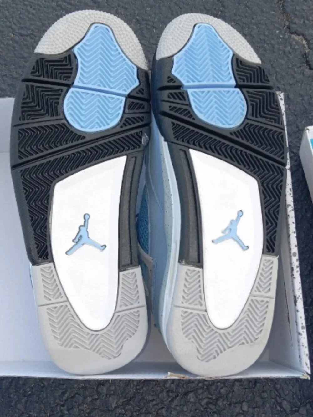 Air Jordan 4 Retro, University Blue